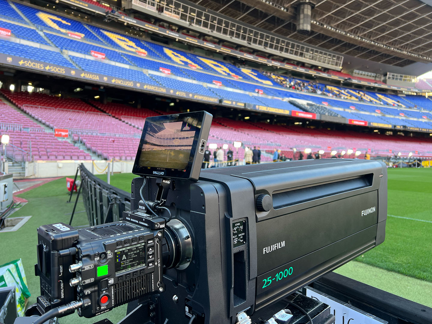 camera attached to broadcast zoom lens