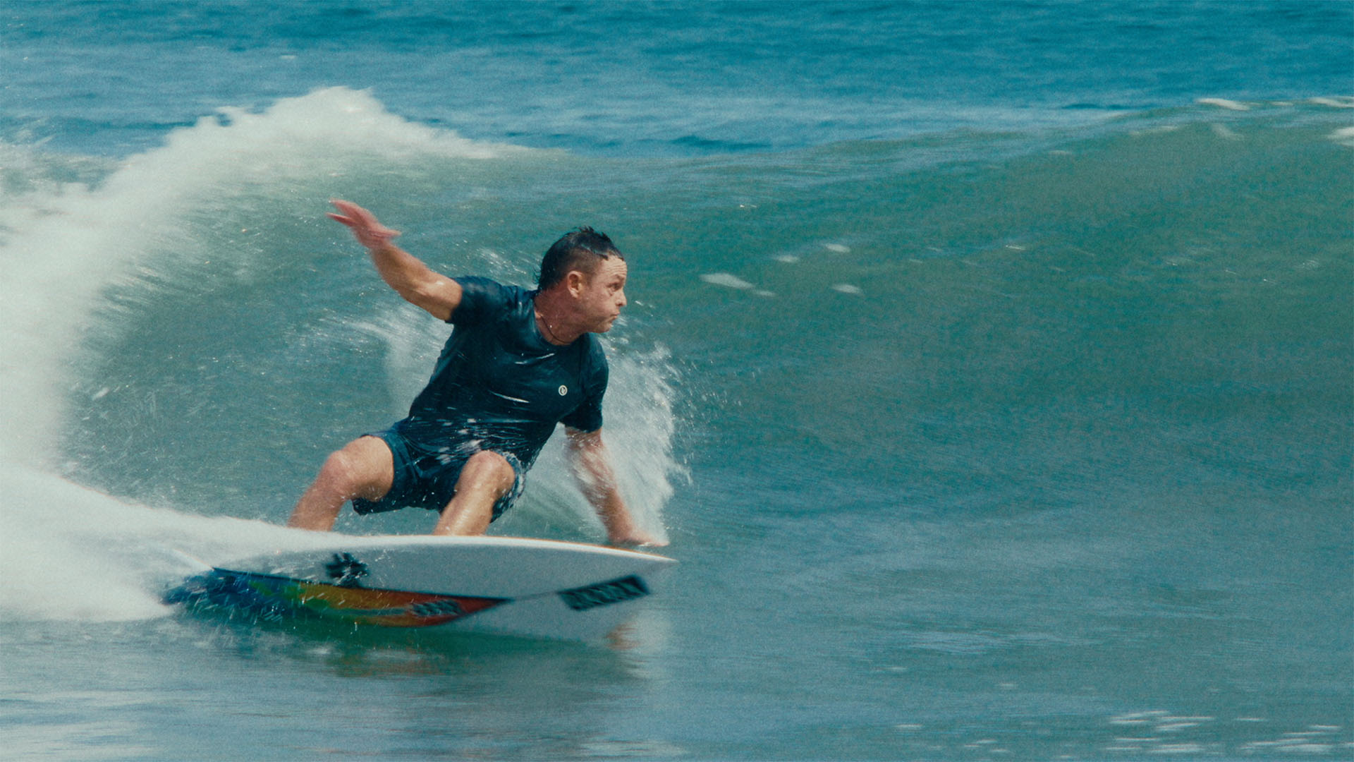 Taylor Knox surfing